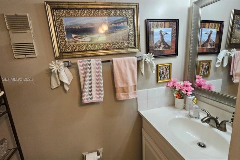 Condo in Tamarac, Florida, 1 bedroom  № 2027329 - photo 5