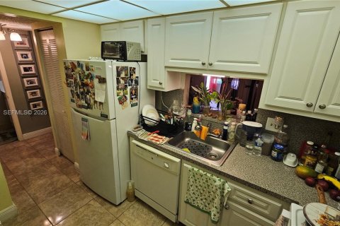 Condo in Tamarac, Florida, 1 bedroom  № 2027329 - photo 8