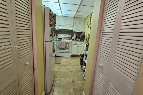 Condo in Tamarac, Florida, 1 bedroom  № 2027329 - photo 6