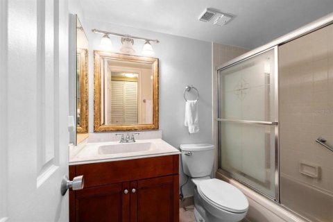 Condo in Saint Petersburg, Florida, 2 bedrooms  № 1847569 - photo 21