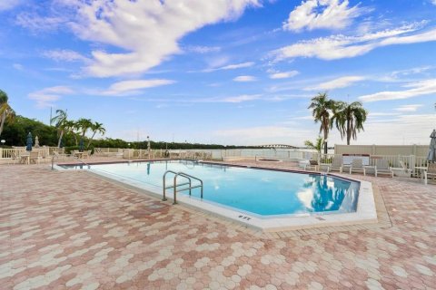 Condo in Saint Petersburg, Florida, 2 bedrooms  № 1847569 - photo 29