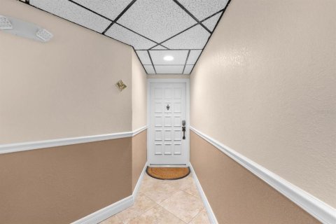 Condo in Saint Petersburg, Florida, 2 bedrooms  № 1847569 - photo 27