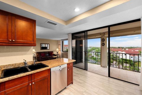 Condo in Saint Petersburg, Florida, 2 bedrooms  № 1847569 - photo 12