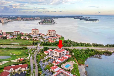 Condo in Saint Petersburg, Florida, 2 bedrooms  № 1847569 - photo 6