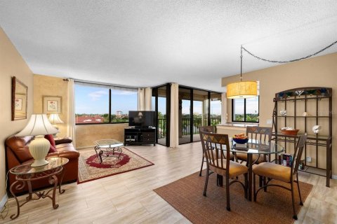 Condo in Saint Petersburg, Florida, 2 bedrooms  № 1847569 - photo 8