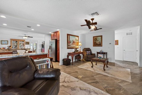 Casa en venta en Port St. Lucie, Florida, 3 dormitorios, 171.22 m2 № 2385142 - foto 15