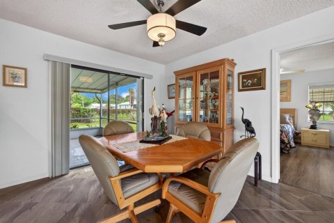 Casa en venta en Port St. Lucie, Florida, 3 dormitorios, 171.22 m2 № 2385142 - foto 8
