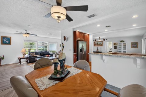 Casa en venta en Port St. Lucie, Florida, 3 dormitorios, 171.22 m2 № 2385142 - foto 10