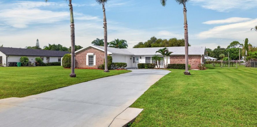 Casa en Port St. Lucie, Florida 3 dormitorios, 171.22 m2 № 2385142