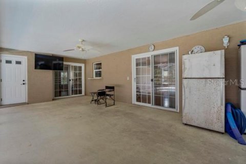 Casa en venta en Eustis, Florida, 3 dormitorios, 212 m2 № 1909780 - foto 18