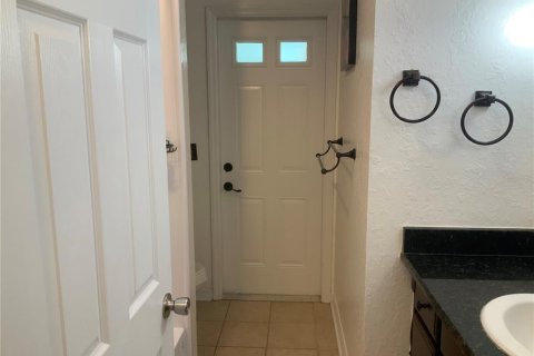 House in Eustis, Florida 3 bedrooms, 212 sq.m. № 1909780 - photo 2