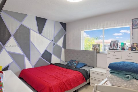House in Miami Gardens, Florida 6 bedrooms, 183.95 sq.m. № 1794260 - photo 18