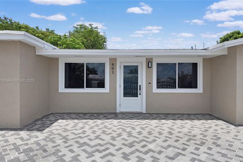 House in Miami Gardens, Florida 6 bedrooms, 183.95 sq.m. № 1794260 - photo 2