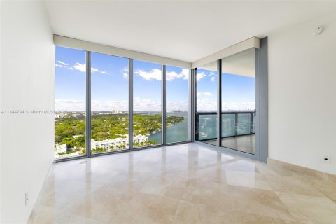 Condo in Miami, Florida, 2 bedrooms  № 1841151 - photo 16