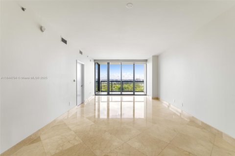 Condo in Miami, Florida, 2 bedrooms  № 1841151 - photo 13