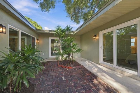 Casa en venta en Clearwater, Florida, 4 dormitorios, 227.98 m2 № 2383638 - foto 27