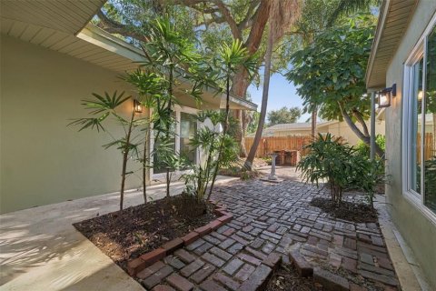 Casa en venta en Clearwater, Florida, 4 dormitorios, 227.98 m2 № 2383638 - foto 26
