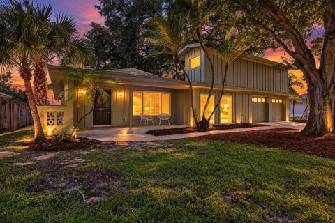 Casa en Clearwater, Florida 4 dormitorios, 227.98 m2 № 2383638