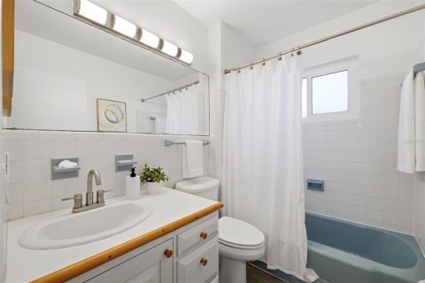 Casa en venta en Clearwater, Florida, 4 dormitorios, 227.98 m2 № 2383638 - foto 18