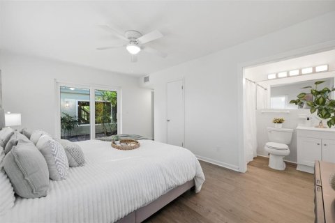 Casa en venta en Clearwater, Florida, 4 dormitorios, 227.98 m2 № 2383638 - foto 15