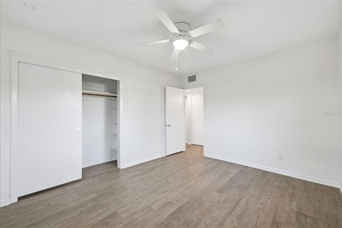 Casa en venta en Clearwater, Florida, 4 dormitorios, 227.98 m2 № 2383638 - foto 19