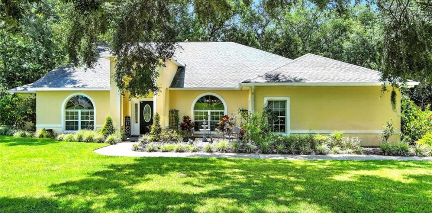 Villa ou maison à Eustis, Floride 4 chambres, 317.63 m2 № 1886149