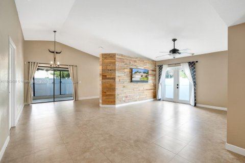 House in Boynton Beach, Florida 3 bedrooms, 124.58 sq.m. № 1889904 - photo 2
