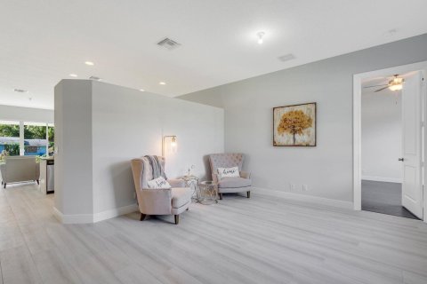 Villa ou maison à vendre à West Palm Beach, Floride: 4 chambres, 191.94 m2 № 2084396 - photo 2
