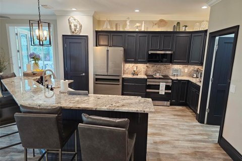 House in The Villages, Florida 3 bedrooms, 189.71 sq.m. № 2259053 - photo 5