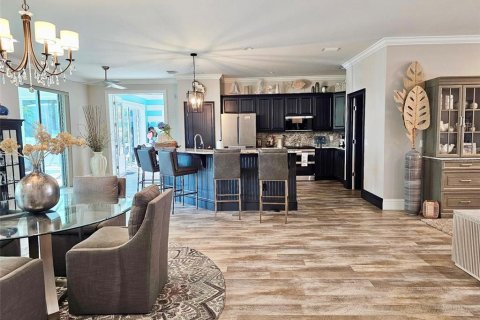 House in The Villages, Florida 3 bedrooms, 189.71 sq.m. № 2259053 - photo 9