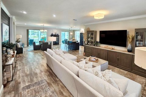 House in The Villages, Florida 3 bedrooms, 189.71 sq.m. № 2259053 - photo 3