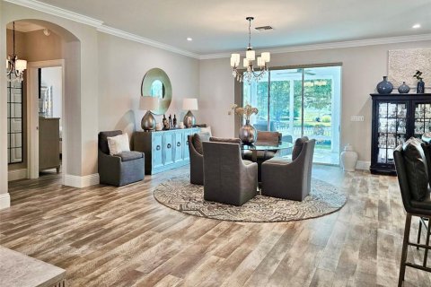 House in The Villages, Florida 3 bedrooms, 189.71 sq.m. № 2259053 - photo 4