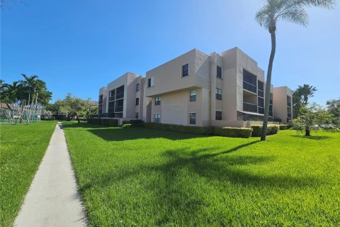 Condominio en alquiler en Miami, Florida, 2 dormitorios, 86.12 m2 № 1857567 - foto 13