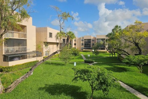 Copropriété à louer à Miami, Floride: 2 chambres, 86.12 m2 № 1857567 - photo 1