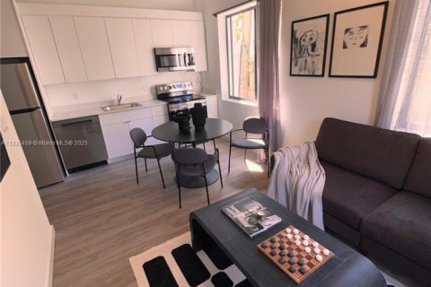 Condo in Miami, Florida  № 1818720 - photo 12