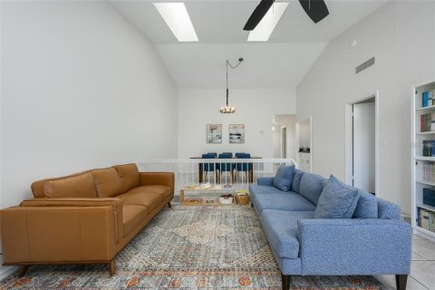 Condo in Winter Park, Florida, 2 bedrooms № 2100163 - photo 18
