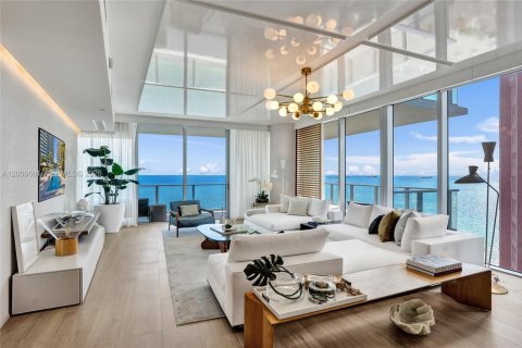 Condo in Fort Lauderdale, Florida, 3 bedrooms № 2075332 - photo 2