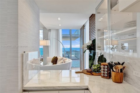 Condo in Fort Lauderdale, Florida, 3 bedrooms № 2075332 - photo 23