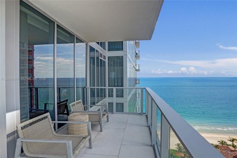 Condo in Fort Lauderdale, Florida, 3 bedrooms № 2075332 - photo 4