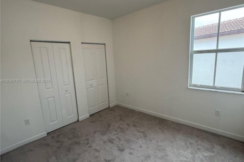House in Miami, Florida 4 bedrooms, 184.23 sq.m. № 2086447 - photo 21