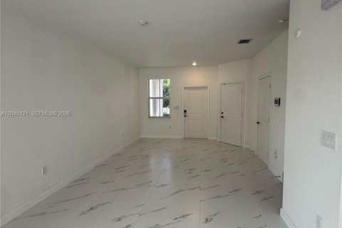 House in Miami, Florida 4 bedrooms, 184.23 sq.m. № 2086447 - photo 5