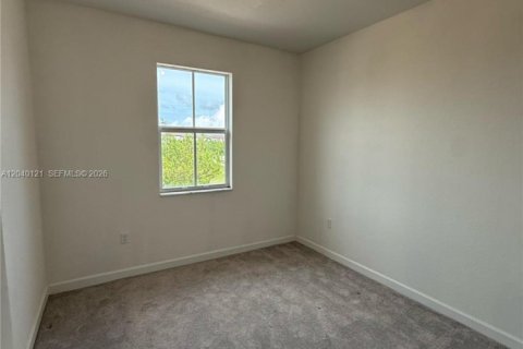 House in Miami, Florida 4 bedrooms, 184.23 sq.m. № 2086447 - photo 19