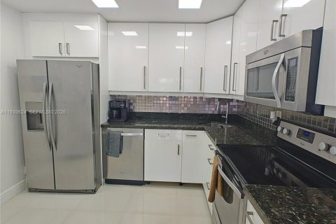 Купить кондоминиум в Авентура, Флорида 1 спальня, 71.16м2, № 1999706 - фото 5