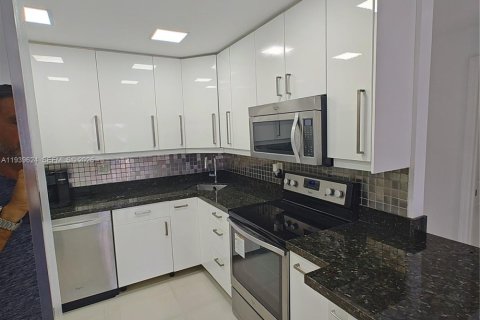 Купить кондоминиум в Авентура, Флорида 1 спальня, 71.16м2, № 1999706 - фото 4