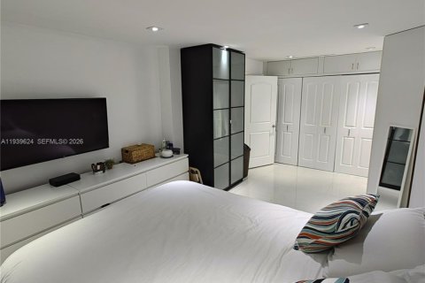 Кондоминиум с 1 спальней в Авентура, Флорида № 1999706