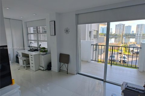 Купить кондоминиум в Авентура, Флорида 1 спальня, 71.16м2, № 1999706 - фото 8