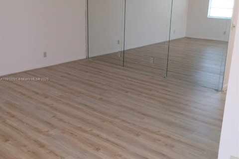 Купить кондоминиум в Делрей-Бич, Флорида 2 спальни, 83.8м2, № 1969418 - фото 15