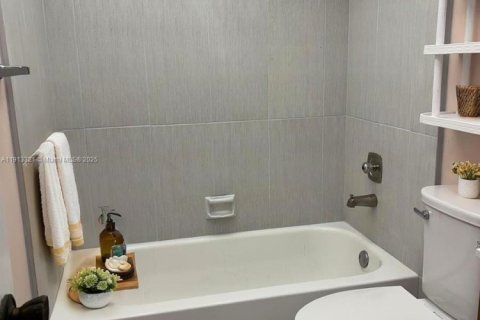 Купить кондоминиум в Делрей-Бич, Флорида 2 спальни, 83.8м2, № 1969418 - фото 11