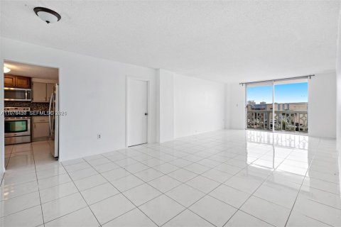 Copropriété à vendre à North Miami, Floride: 2 chambres, 101.82 m2 № 2090691 - photo 3