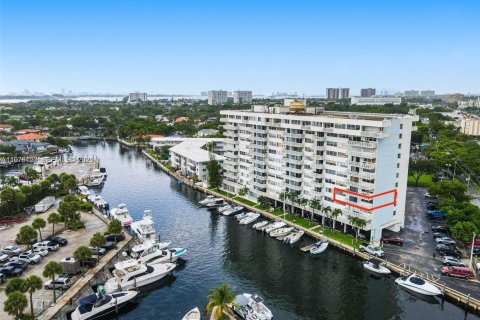Copropriété à vendre à North Miami, Floride: 2 chambres, 101.82 m2 № 2090691 - photo 2